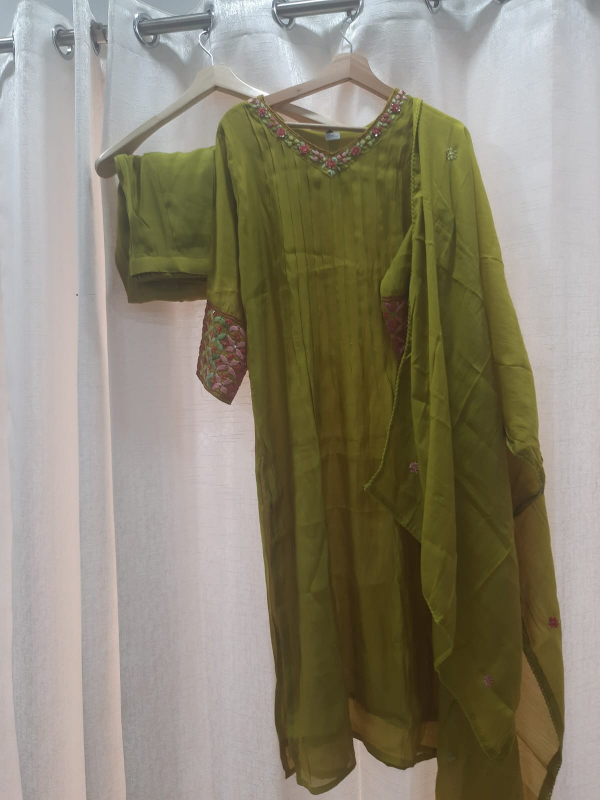 Cord sets-https://i-media.vyaparify.com/vcards/products/307024/product_1767854350_695f510e3760c.jpeg Image