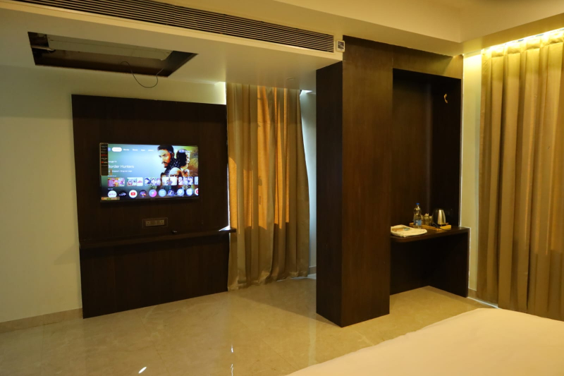 SUITE ROOMS-https://i-media.vyaparify.com/vcards/products/307311/product_1768112694_696342362c552.jpeg Image