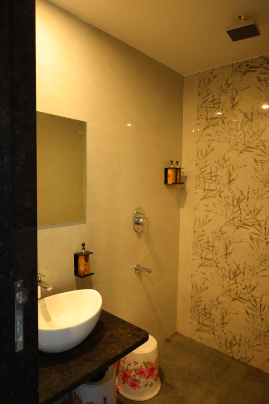 DELUX ROOM-https://i-media.vyaparify.com/vcards/products/307321/product_1768113137_696343f174a8f.jpeg Image