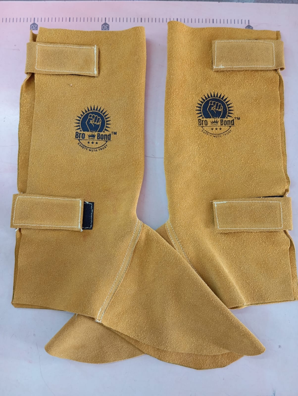 Soft leather welding  leg gaurd-https://i-media.vyaparify.com/vcards/products/307789/product_1768828287_696e2d7fe7931.jpeg Image