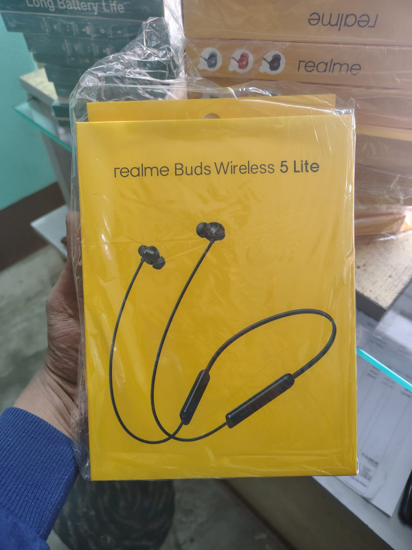 realme buds nickband-https://i-media.vyaparify.com/vcards/products/307801/product_1768834162_696e44720bb5b.jpeg Image