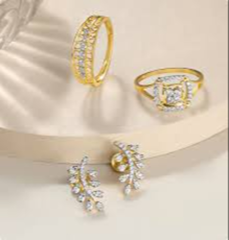 Yellow gold and Diamond earing and Ring Kisna Diamond And Jewellery Indore, Madhya Pradesh 452001, India