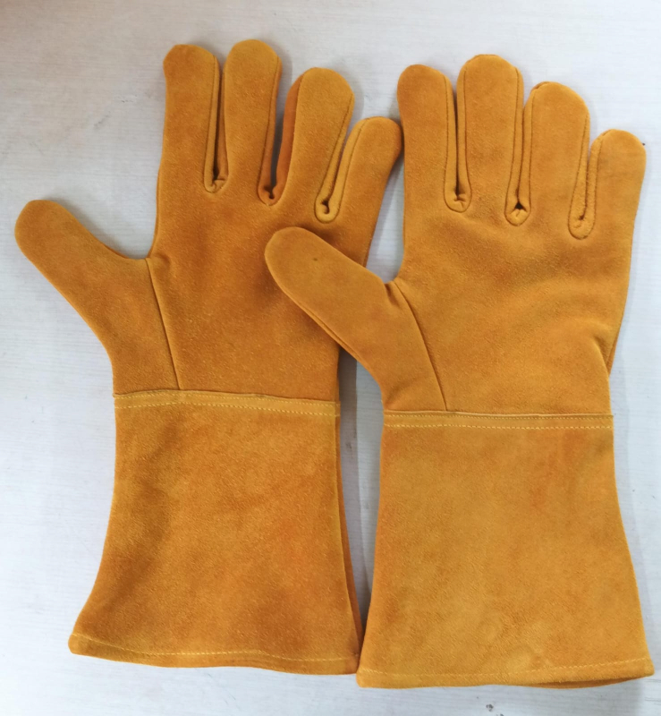 Reversible welding gloves-https://i-media.vyaparify.com/vcards/products/308153/product_1769190062_6973b2ae17ecd.jpeg Image