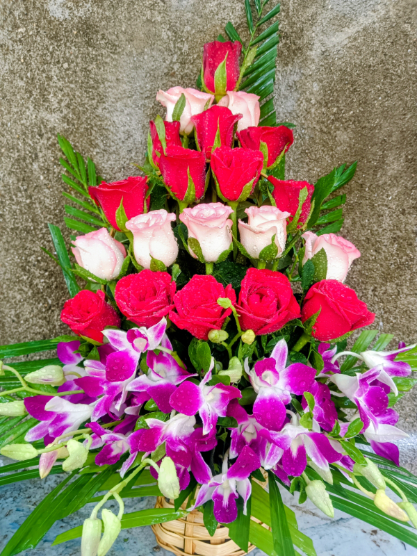 Orchid Roses Bouquet-https://i-media.vyaparify.com/vcards/products/308648/product_1770202204_6983245c4e588.jpeg Image