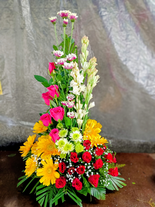 Mix flowers basket-https://i-media.vyaparify.com/vcards/products/308659/product_1770210042_698342fa701e3.jpeg Image