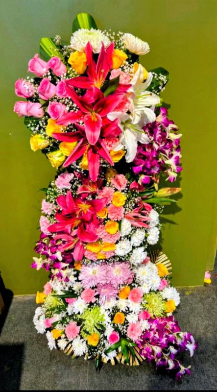 Mix flowers tall arrangement Flori 7 Kanchan Pushpa Complex, Ghod Bunder Road, Kavesar, Thane West Mumbai, Maharashtra, India 400617