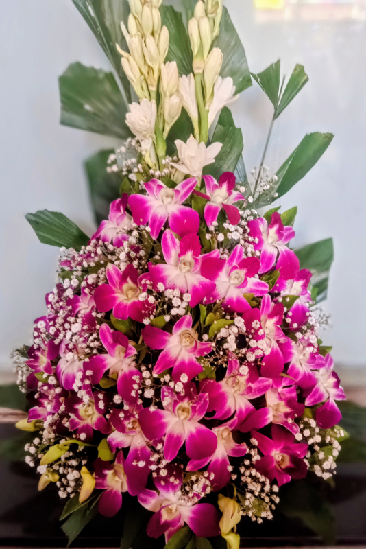 Orchid and Tuberoses Basket-https://i-media.vyaparify.com/vcards/products/308673/product_1770217477_6983600525151.jpeg Image