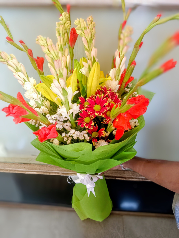 Mix flowers bouquet-https://i-media.vyaparify.com/vcards/products/308715/product_1770351758_69856c8e54119.jpeg Image