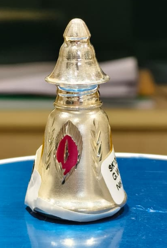 silver sindur kiya-https://i-media.vyaparify.com/vcards/products/308844/product_1770714599_698af5e7b2613.jpeg Image