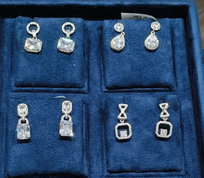 925 Silver Earrings:-https://i-media.vyaparify.com/vcards/products/308898/product_1770797855_698c3b1fbd4fc.jpeg Image