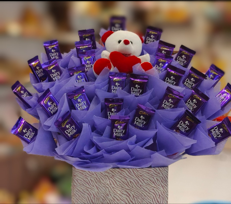 Chocolate Table Bouquet-https://i-media.vyaparify.com/vcards/products/308954/product_1770882338_698d85227fa7c.jpeg Image