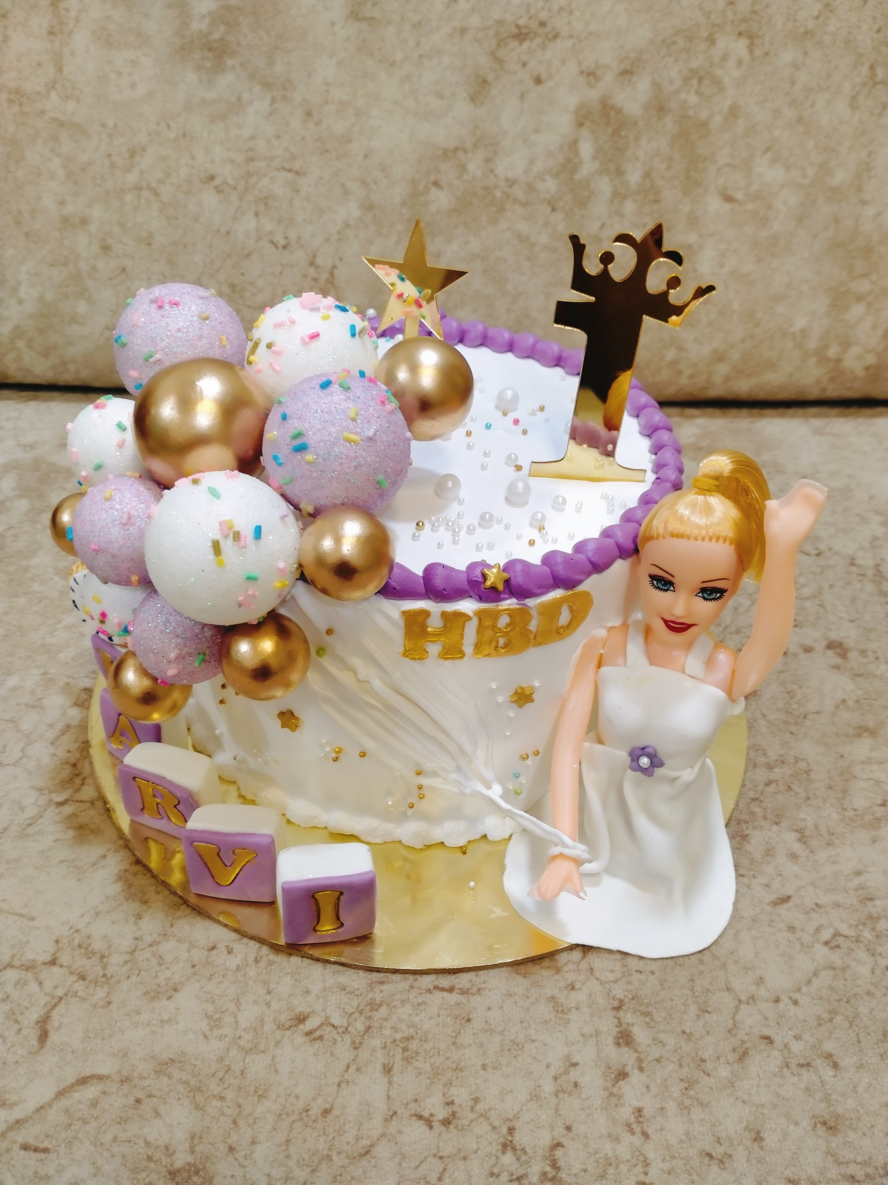 Designer cake-https://i-media.vyaparify.com/vcards/products/30903/IMG20240304170058.jpg Image