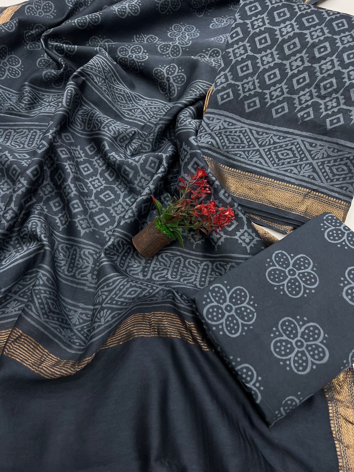 Maheshwari Silk Suit Set With Cotton Pajama And Pure Silk Dupatta-https://i-media.vyaparify.com/vcards/products/30970/Maheshwari-Silk-Suit-Set-with-Cotton-Pajama-and-Pure.jpg Image