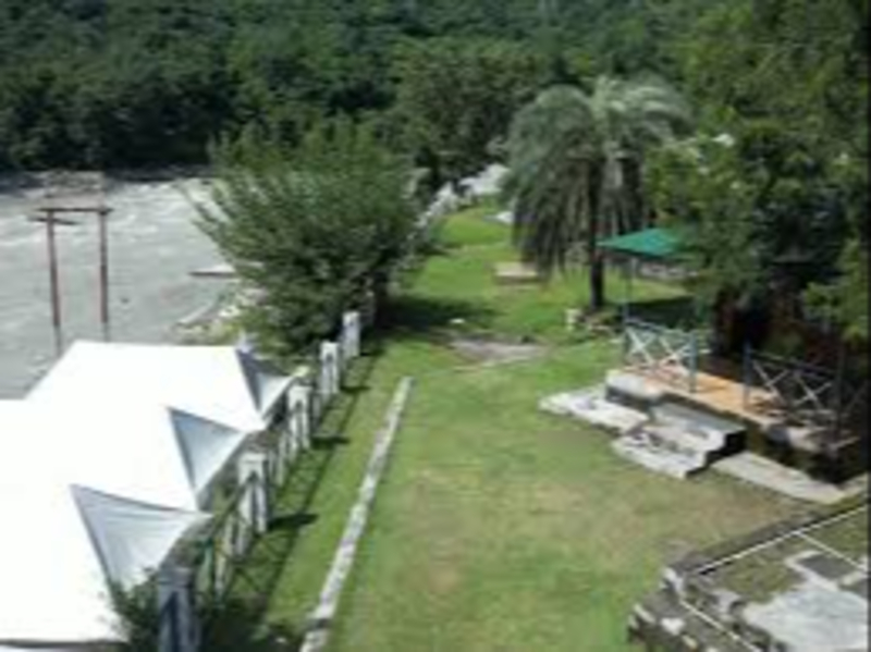 Resort  facility ALAKANANDA RESORT 8VQ5+3QC, Binoigutia Gaon, Assam 786006, India