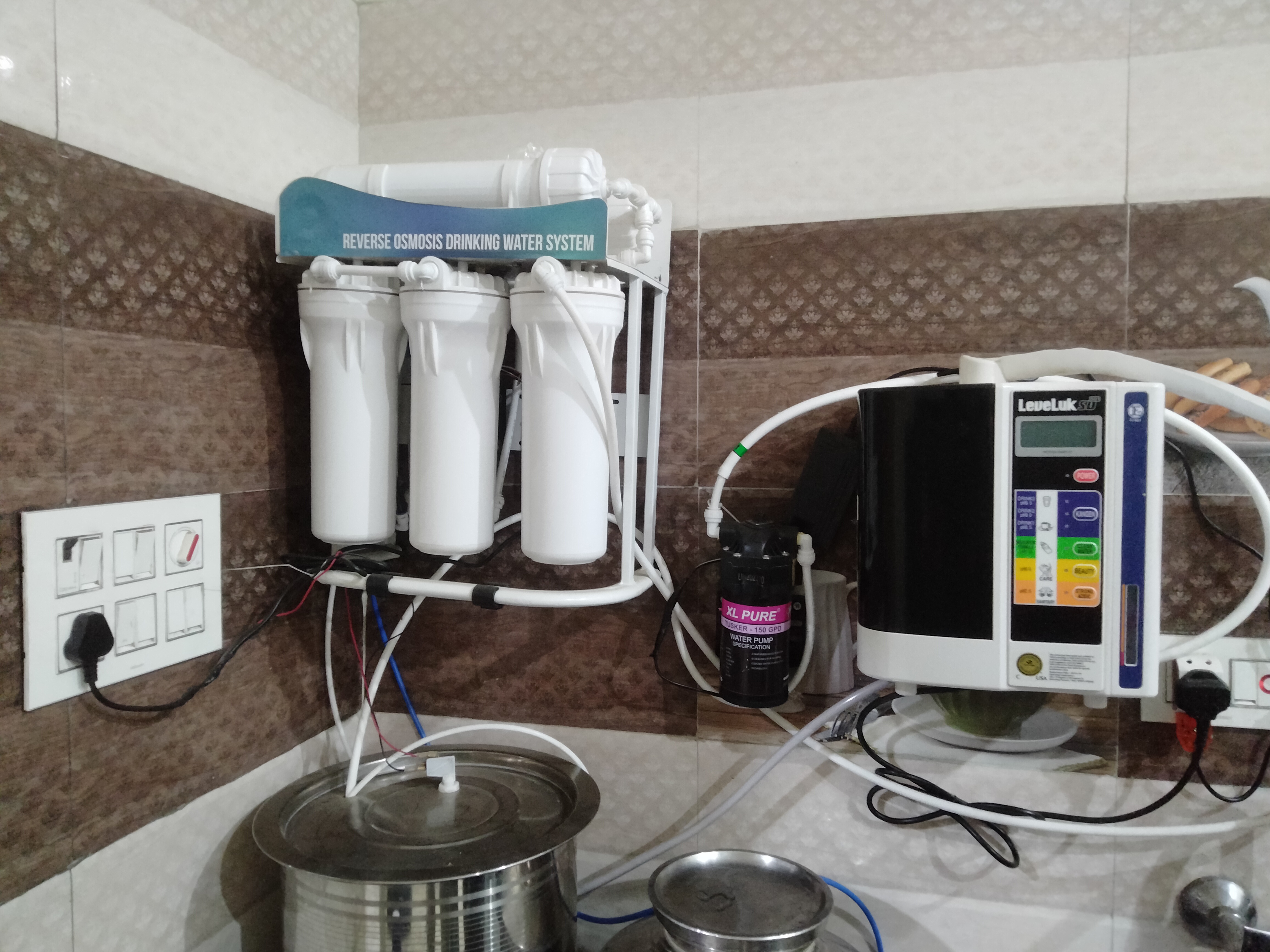 UV Water Purifier-https://i-media.vyaparify.com/vcards/products/31028/UV-Water-Purifier.jpg Image
