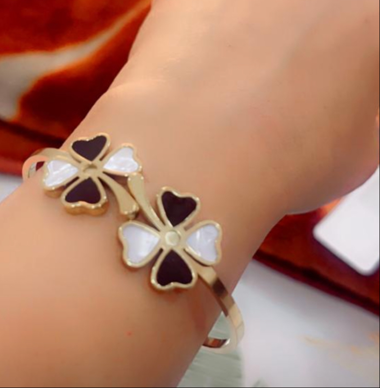 Anti tarnish 18k gold plated bracelet-https://i-media.vyaparify.com/vcards/products/310984/product_1773147531_69b0158b9d2c3.jpeg Image