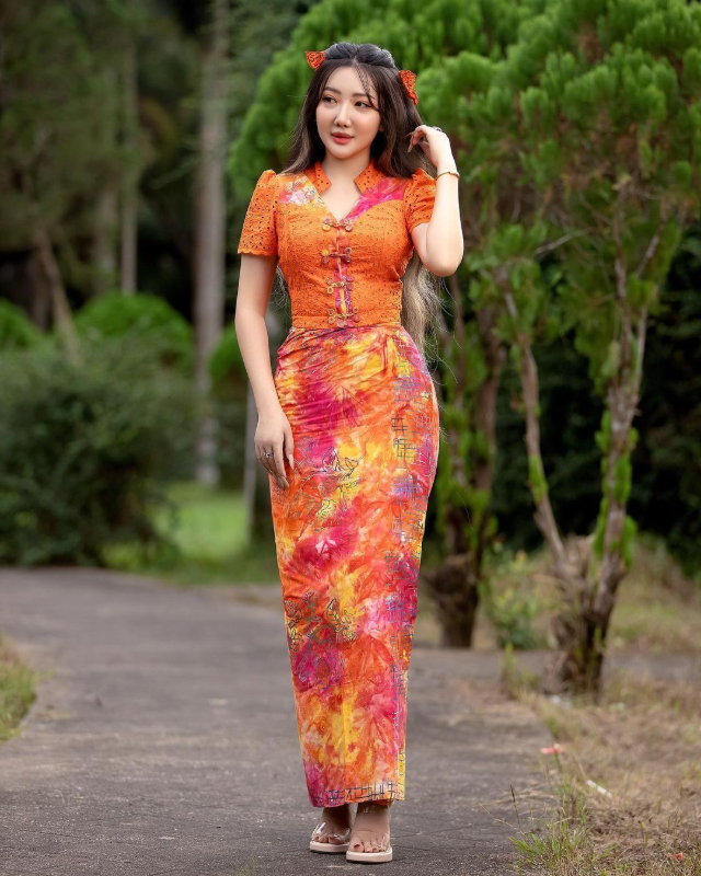 Traditional Dress-https://i-media.vyaparify.com/vcards/products/311038/product_1773230959_69b15b6f777cf.jpeg Image