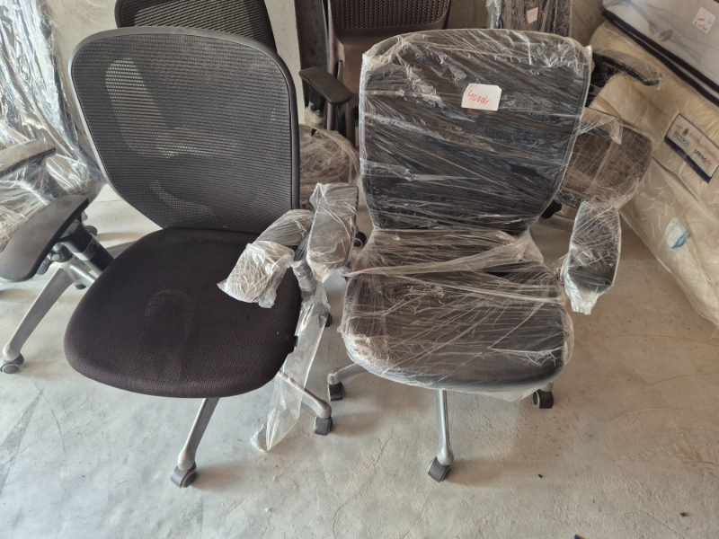 Office chair-https://i-media.vyaparify.com/vcards/products/311282/product_1773573110_69b693f6105c5.jpeg Image