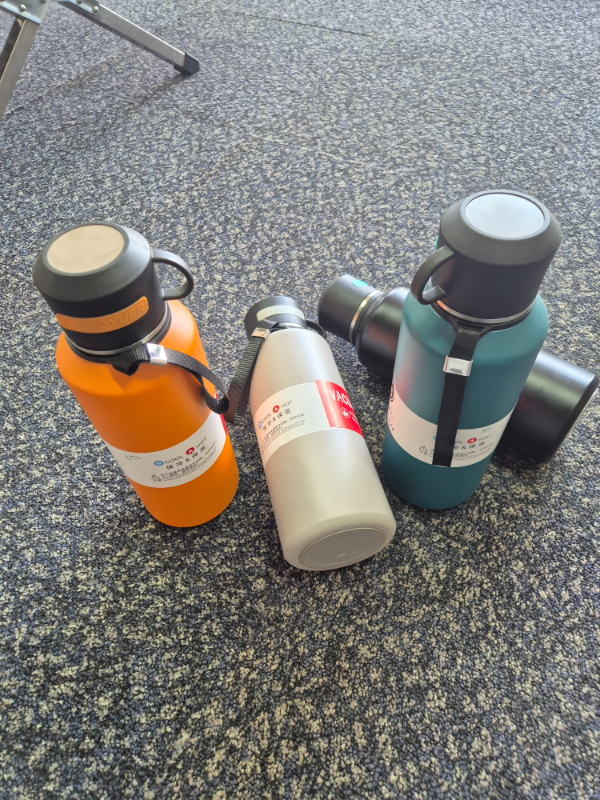 Hot and cold water bottle-https://i-media.vyaparify.com/vcards/products/311293/product_1773574133_69b697f545294.jpeg Image