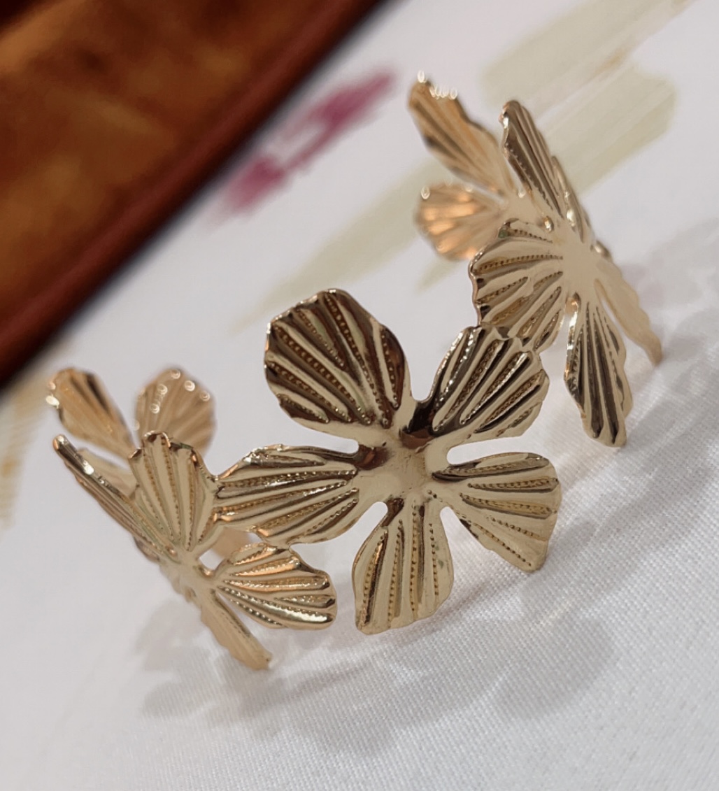 Anti tarnish Floral handcuff-https://i-media.vyaparify.com/vcards/products/312823/product_1775980956_69db519c5fdd6.jpeg Image