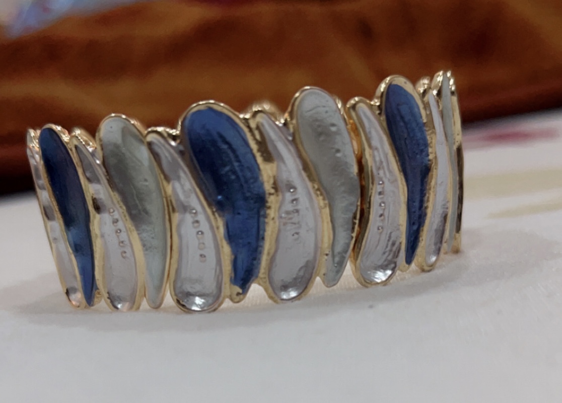 Anti tarnish Bracelet-https://i-media.vyaparify.com/vcards/products/312833/product_1775982108_69db561ce019c.jpeg Image