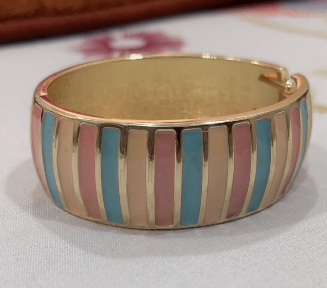 Anti tarnish Multicolour bracelet-https://i-media.vyaparify.com/vcards/products/312838/product_1775982477_69db578da0e7a.jpeg Image