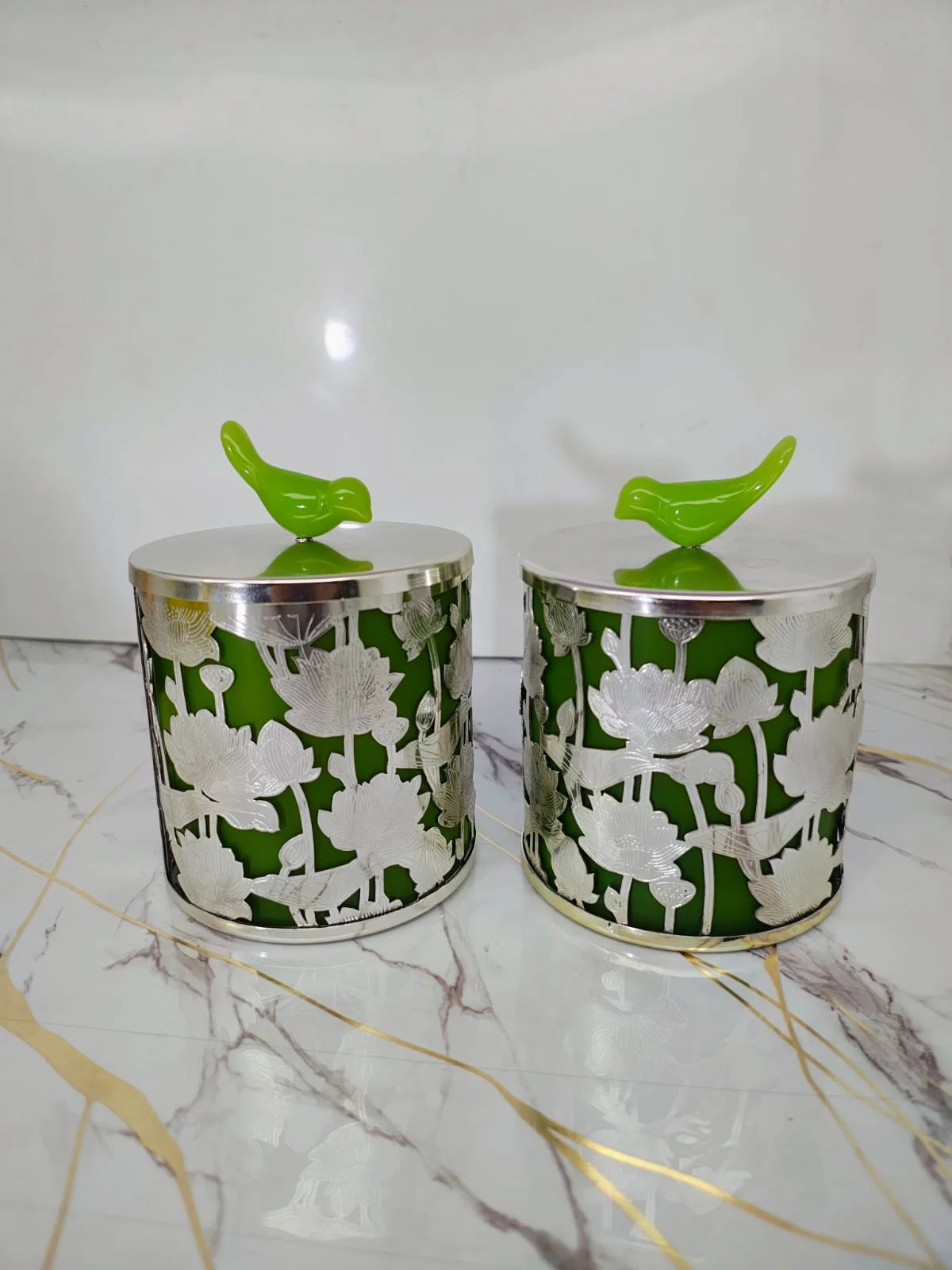 Elegant Aura Fruit & Decor Bowl-https://i-media.vyaparify.com/vcards/products/313428/product_1777280791_69ef2717ac470.webp Image