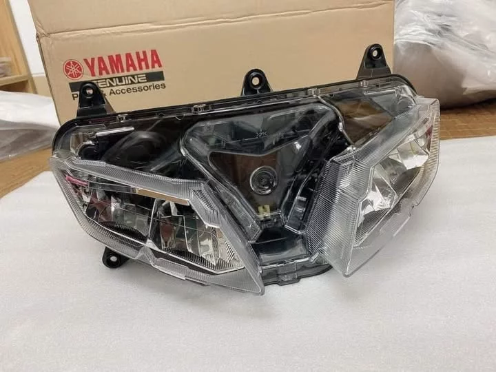 Headlight Assembly for Yamaha R15 V3-https://i-media.vyaparify.com/vcards/products/314203/product_1779444561_6a102b5185952.webp Image