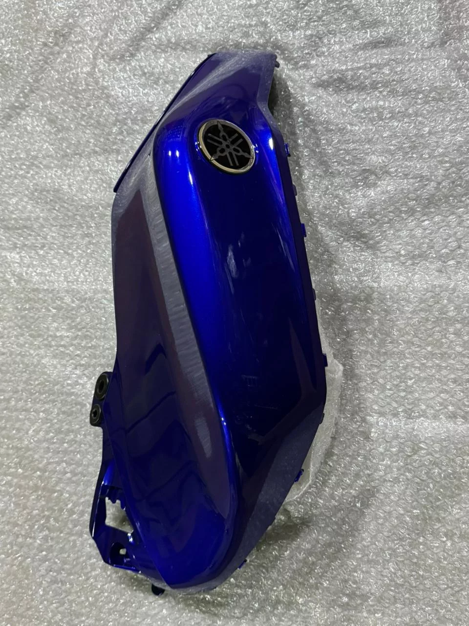  Yamaha R15 V3 Tank Right Side Panel Blue TN36 FRIENDS AUTO ACCESSORIES TN36 Friends Auto & Accessories 504 , Mysore Trunk Road North Sathyamangalam, Erode District , TAMIL NADU 638402 India