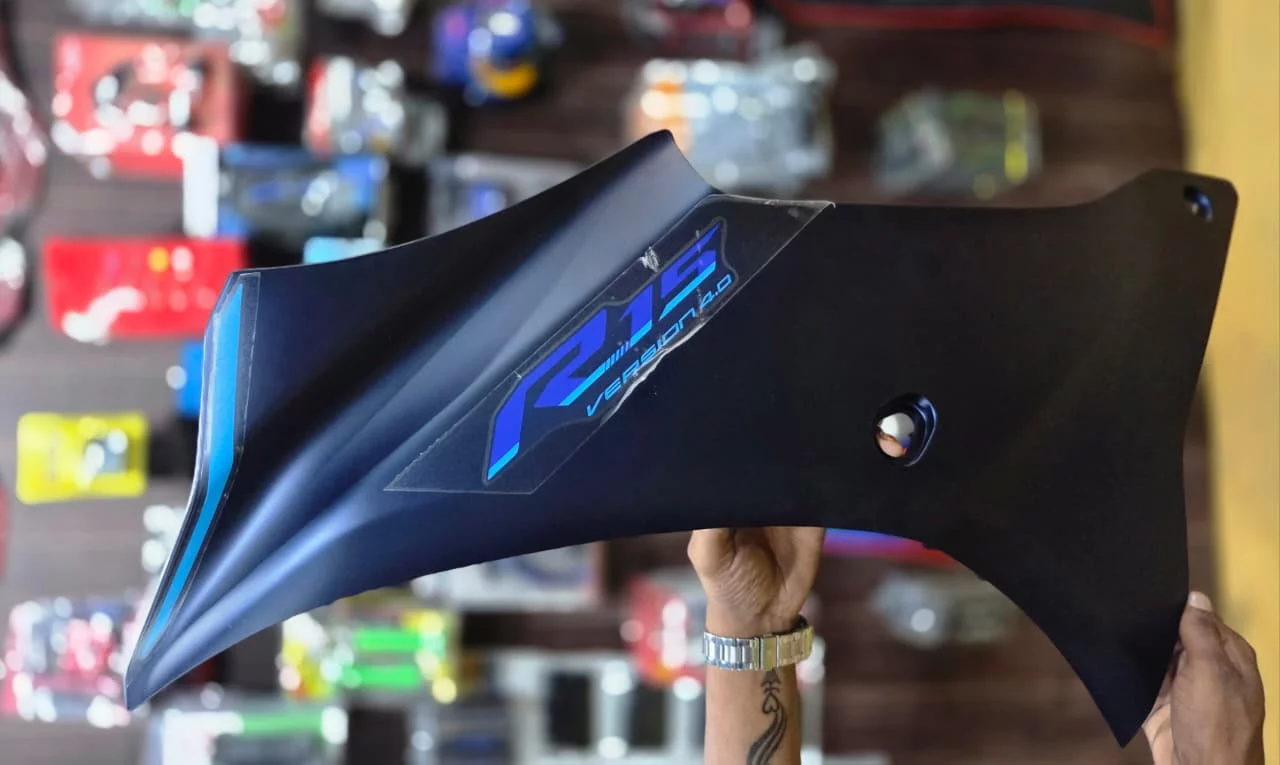 R15 V4 Faring Left Side Blue-https://i-media.vyaparify.com/vcards/products/314313/product_1779772235_6a152b4b10bef.webp Image