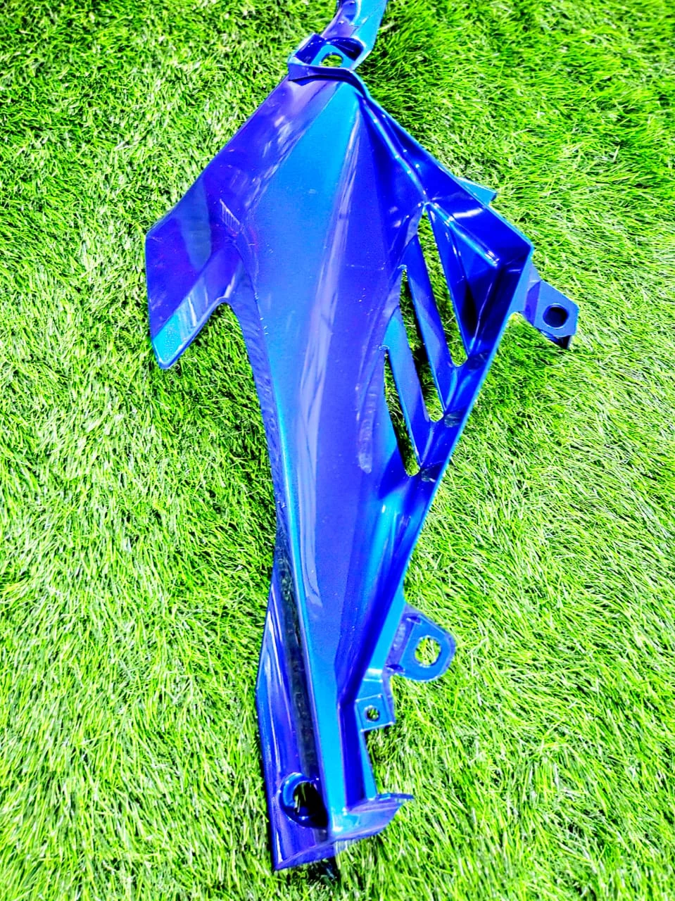  R15 V4  Right Side Inner Cover Blue TN36 FRIENDS AUTO ACCESSORIES TN36 Friends Auto & Accessories 504 , Mysore Trunk Road North Sathyamangalam, Erode District , TAMIL NADU 638402 India