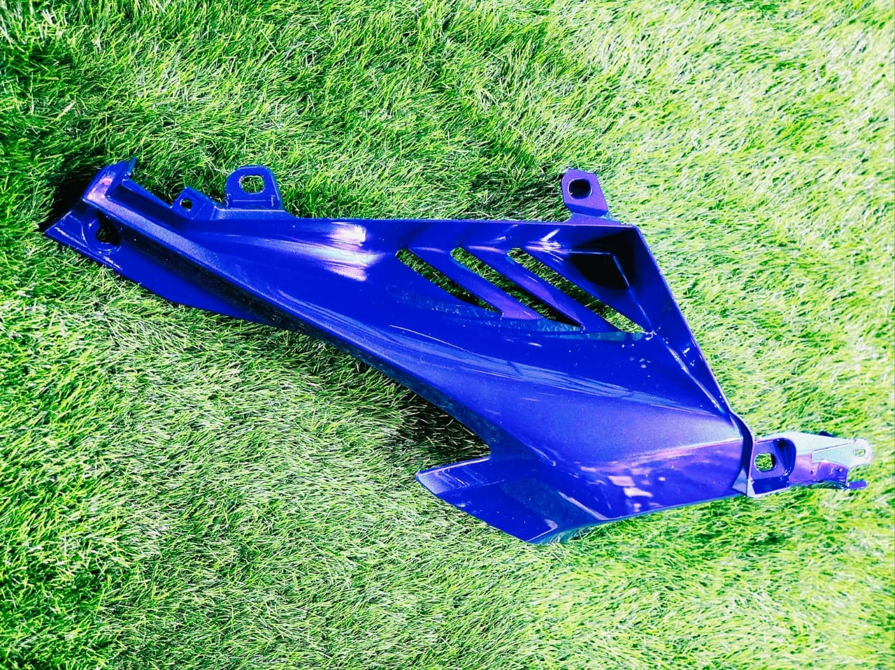 R15 V4 Left Side Inner Cover Blue-https://i-media.vyaparify.com/vcards/products/314364/product_1779794578_6a158292923b8.webp Image