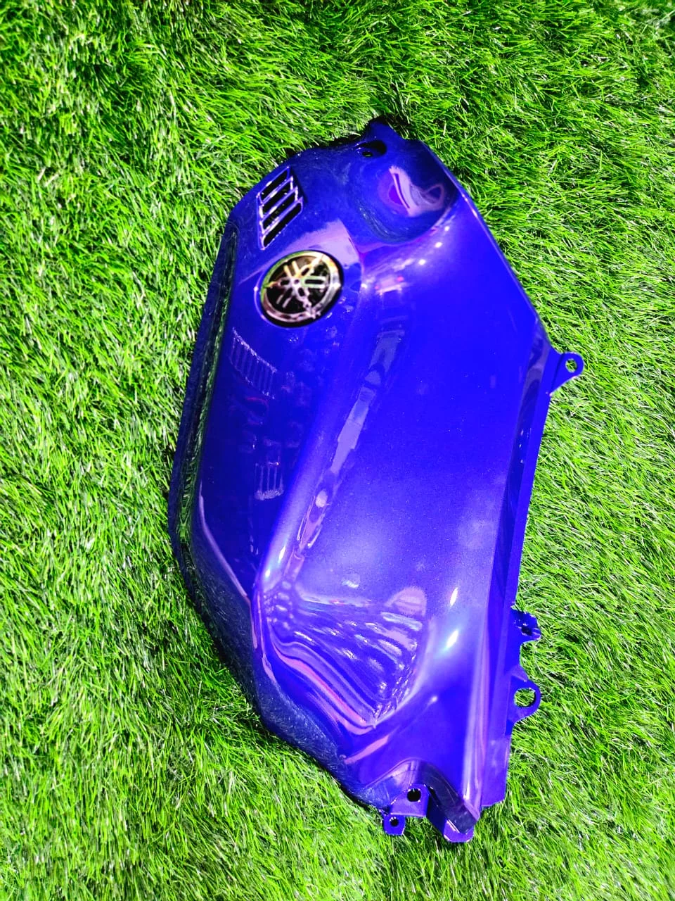  R15 V4 TANK RIGHT COVER TN36 FRIENDS AUTO ACCESSORIES TN36 Friends Auto & Accessories 504 , Mysore Trunk Road North Sathyamangalam, Erode District , TAMIL NADU 638402 India
