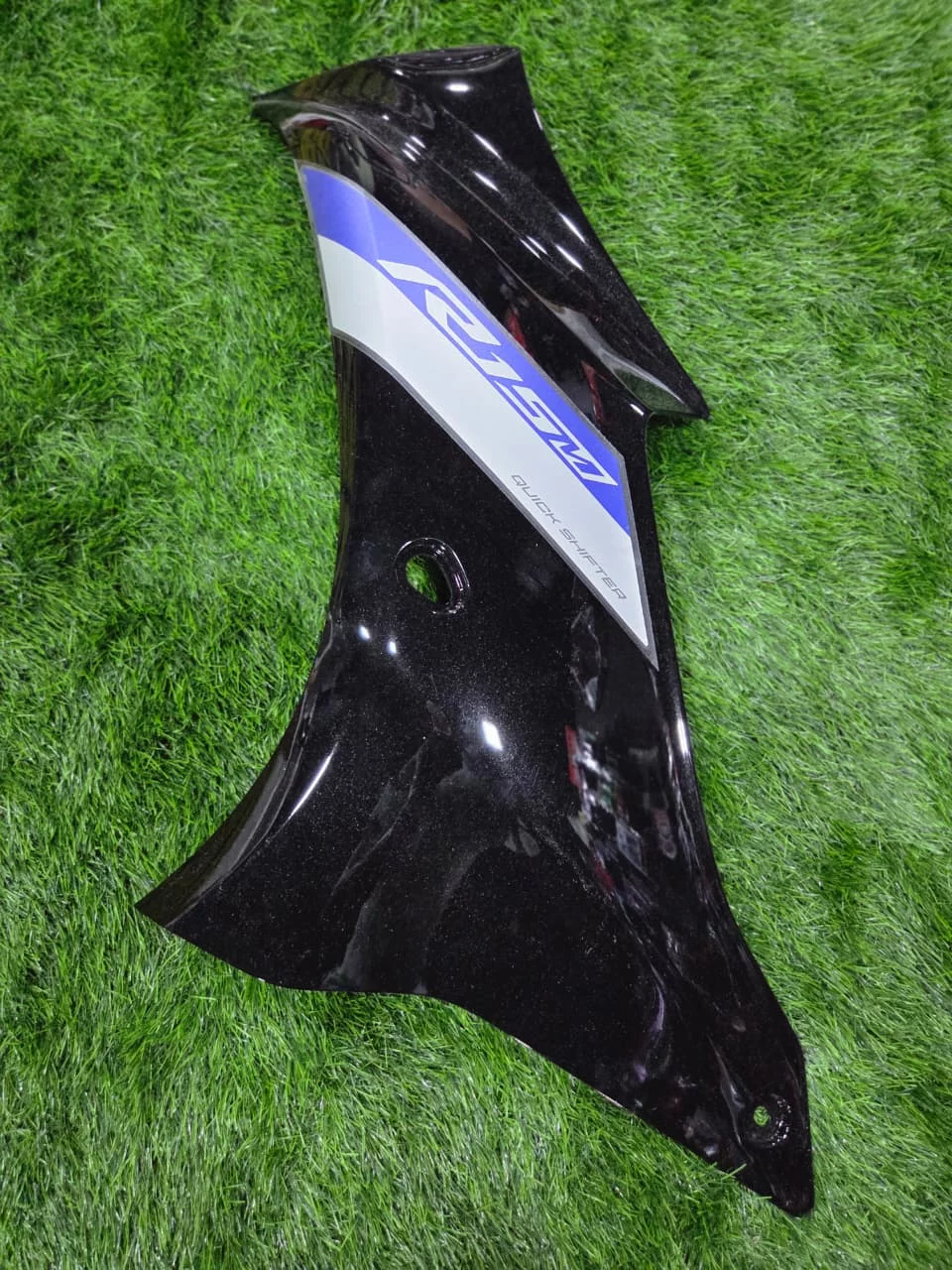 R15 M RIGHT SIDE COMP-https://i-media.vyaparify.com/vcards/products/314487/product_1780046352_6a195a10777d1.webp Image