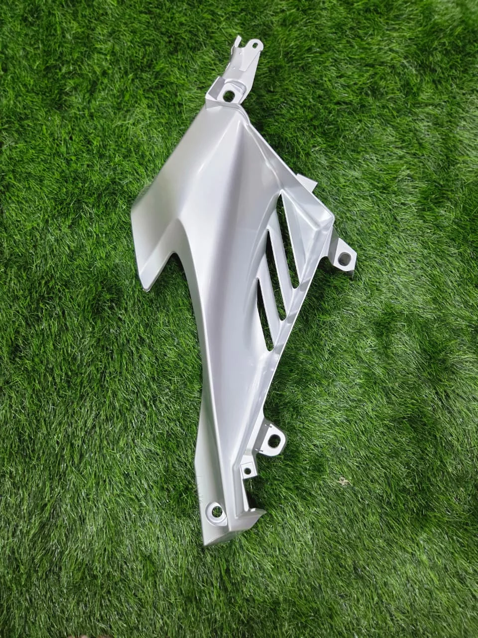 R15 M RIGHT INNER PANEL-https://i-media.vyaparify.com/vcards/products/314494/product_1780047619_6a195f039d999.webp Image