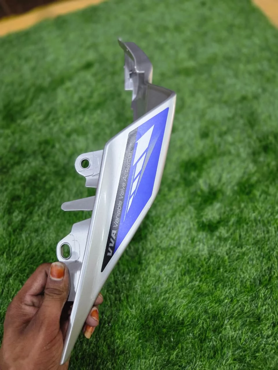 R15 M TAIL RIGHT PANEL-https://i-media.vyaparify.com/vcards/products/314504/product_1780047906_6a196022c56f0.webp Image