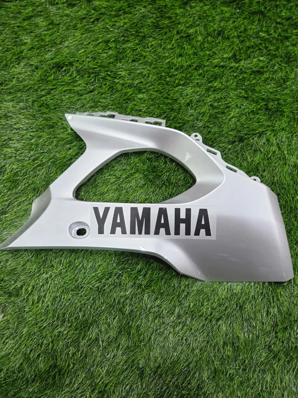 R15 M UNDERBELLY LEFT-https://i-media.vyaparify.com/vcards/products/314506/product_1780049925_6a19680543ba1.webp Image
