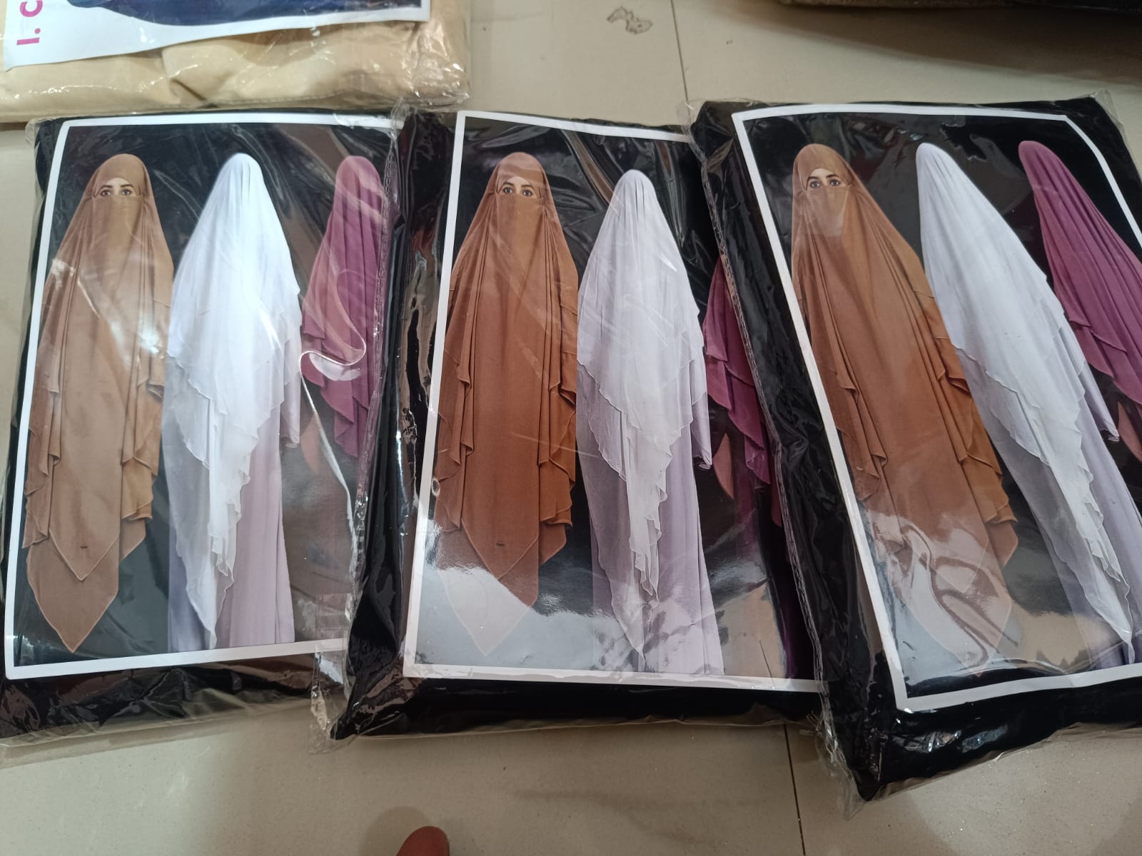 Makhna-https://i-media.vyaparify.com/vcards/products/31464/1000195443.jpg Image