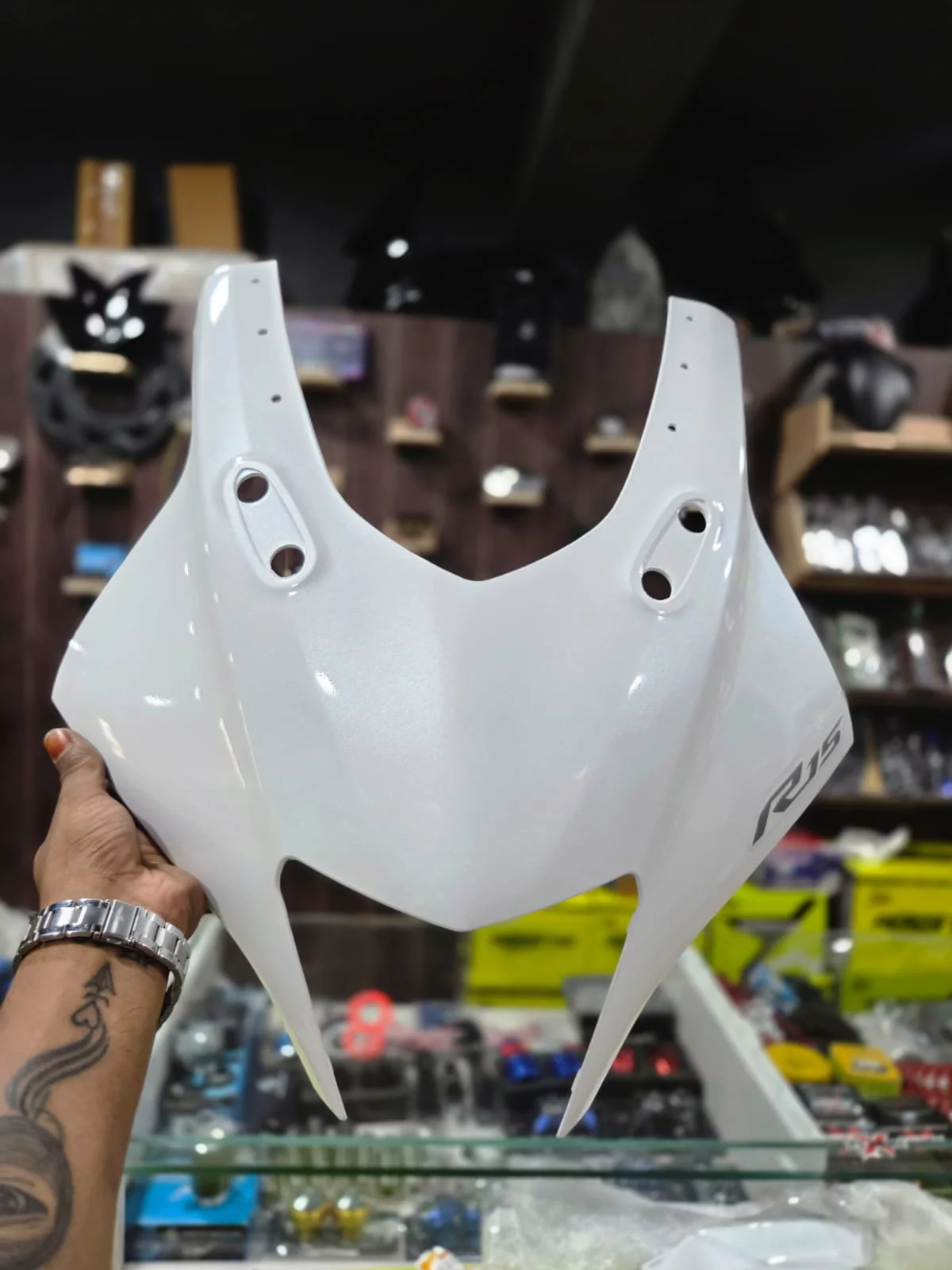 Yamaha R15 V4 Mask White Colour-https://i-media.vyaparify.com/vcards/products/314679/product_1780384851_6a1e8453aa41b.webp Image
