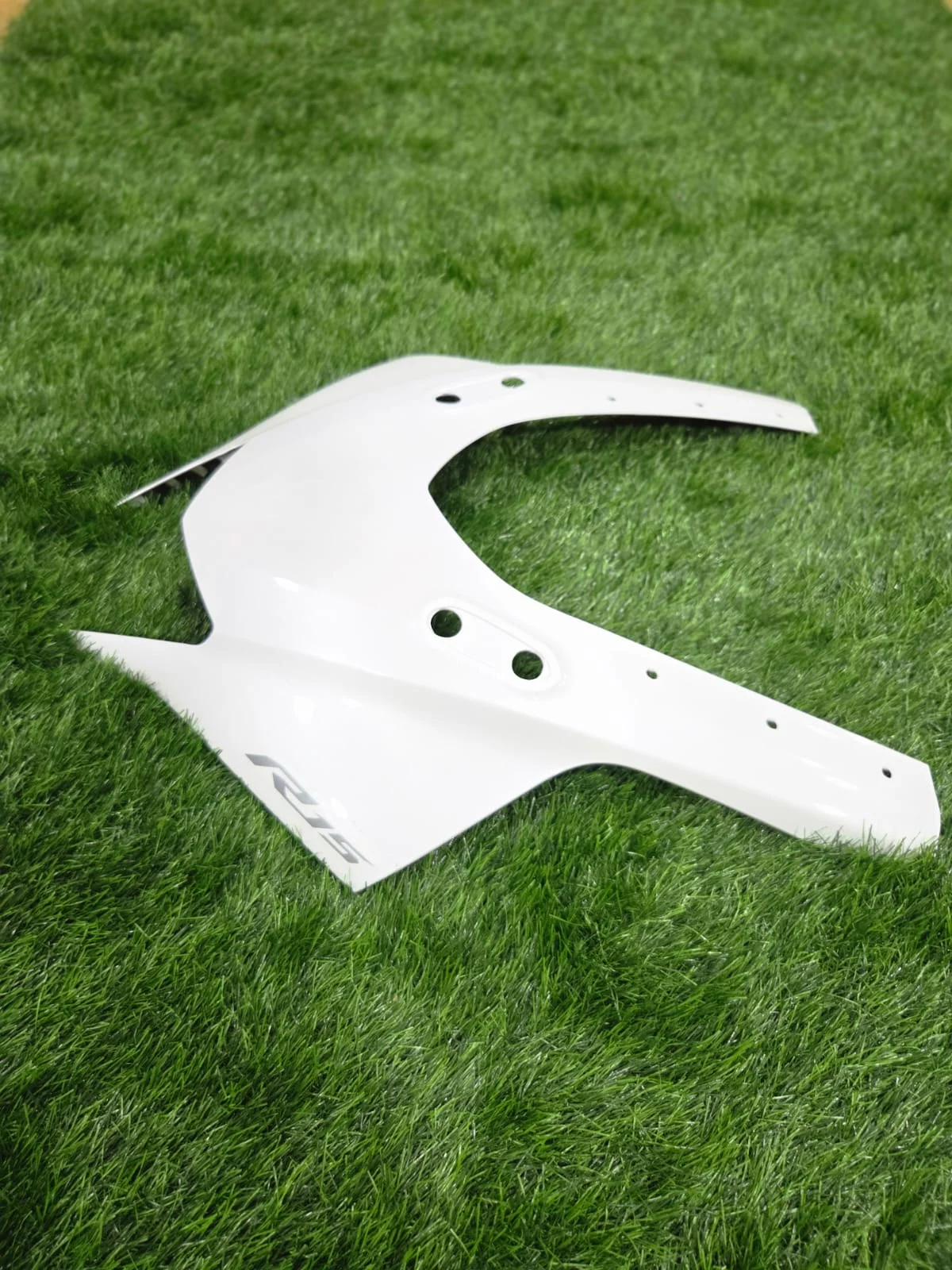 Yamaha R15 V4 Mask White Colour-https://i-media.vyaparify.com/vcards/products/314680/product_1780384852_6a1e84544ba09.webp Image