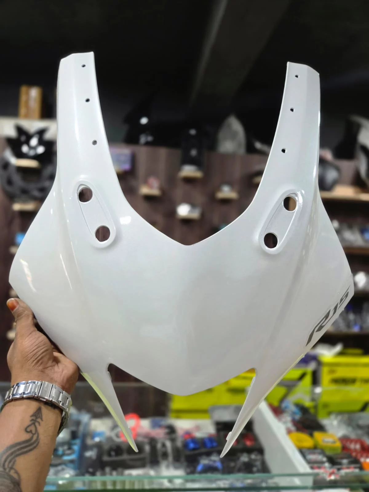 Yamaha R15 V4 Mask White Colour-https://i-media.vyaparify.com/vcards/products/314681/product_1780384852_6a1e8454c1ae1.webp Image