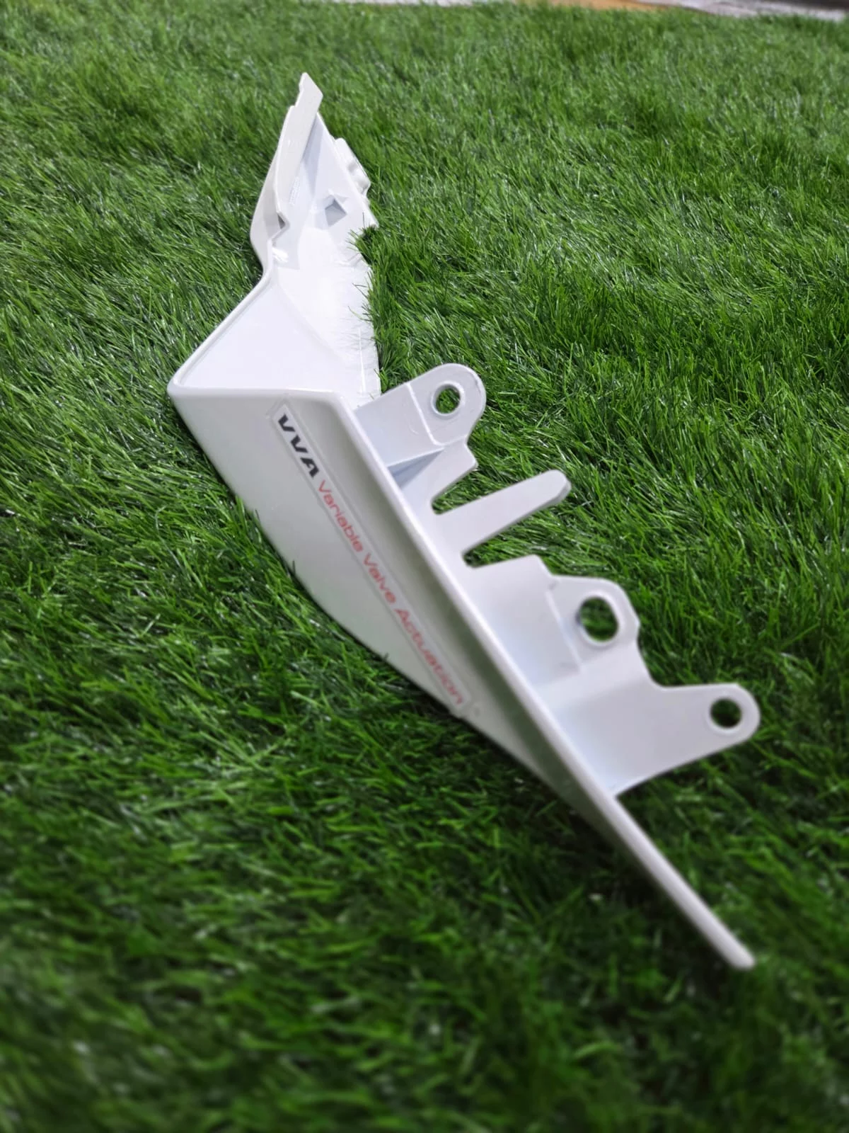YAMAHA R15 V4 WHITE TAIL PANEL LEFT Erode-https://i-media.vyaparify.com/vcards/products/314716/product_1780393495_6a1ea6171dee6.webp Image