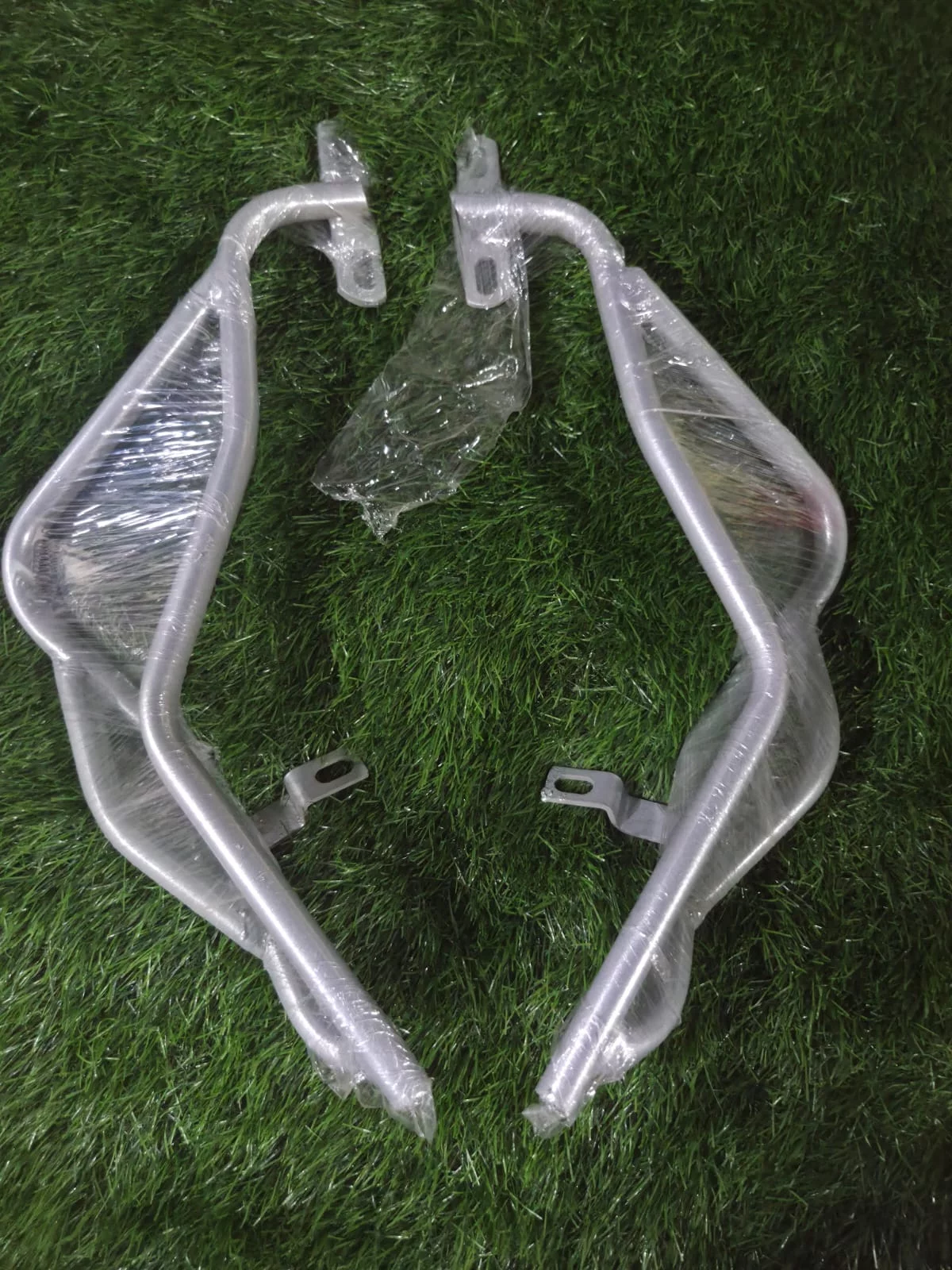 R15 V3 GRAB RAIL TN36 FRIENDS AUTO ACCESSORIES TN36 Friends Bike Accessories 504 , Mysore Trunk Road North Sathyamangalam, Erode District , TAMIL NADU 638402 India