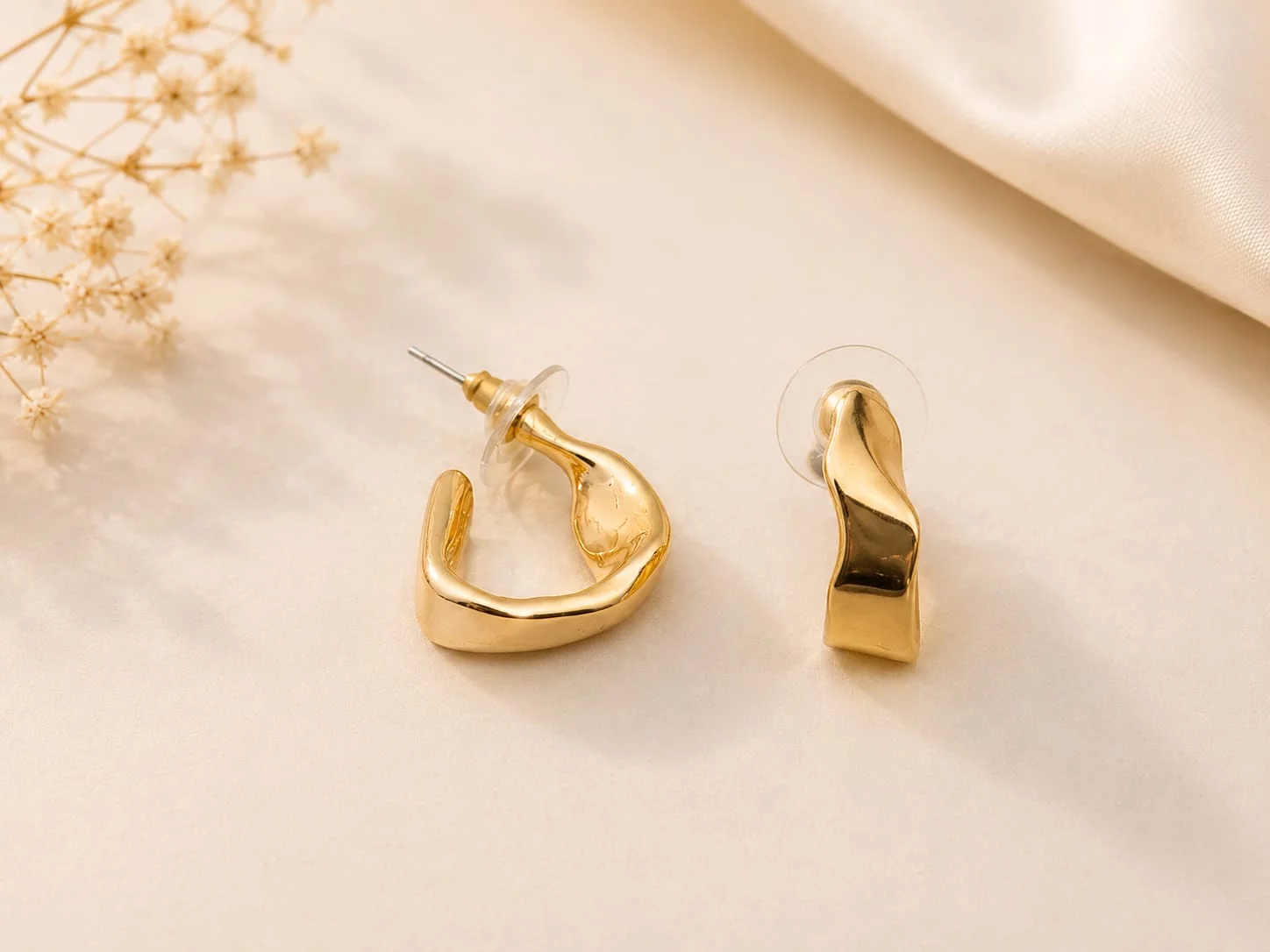Golden Wavy Chunky Hoops Kairavi Vijay Nagar, Indore, Madhya Pradesh 452010, India