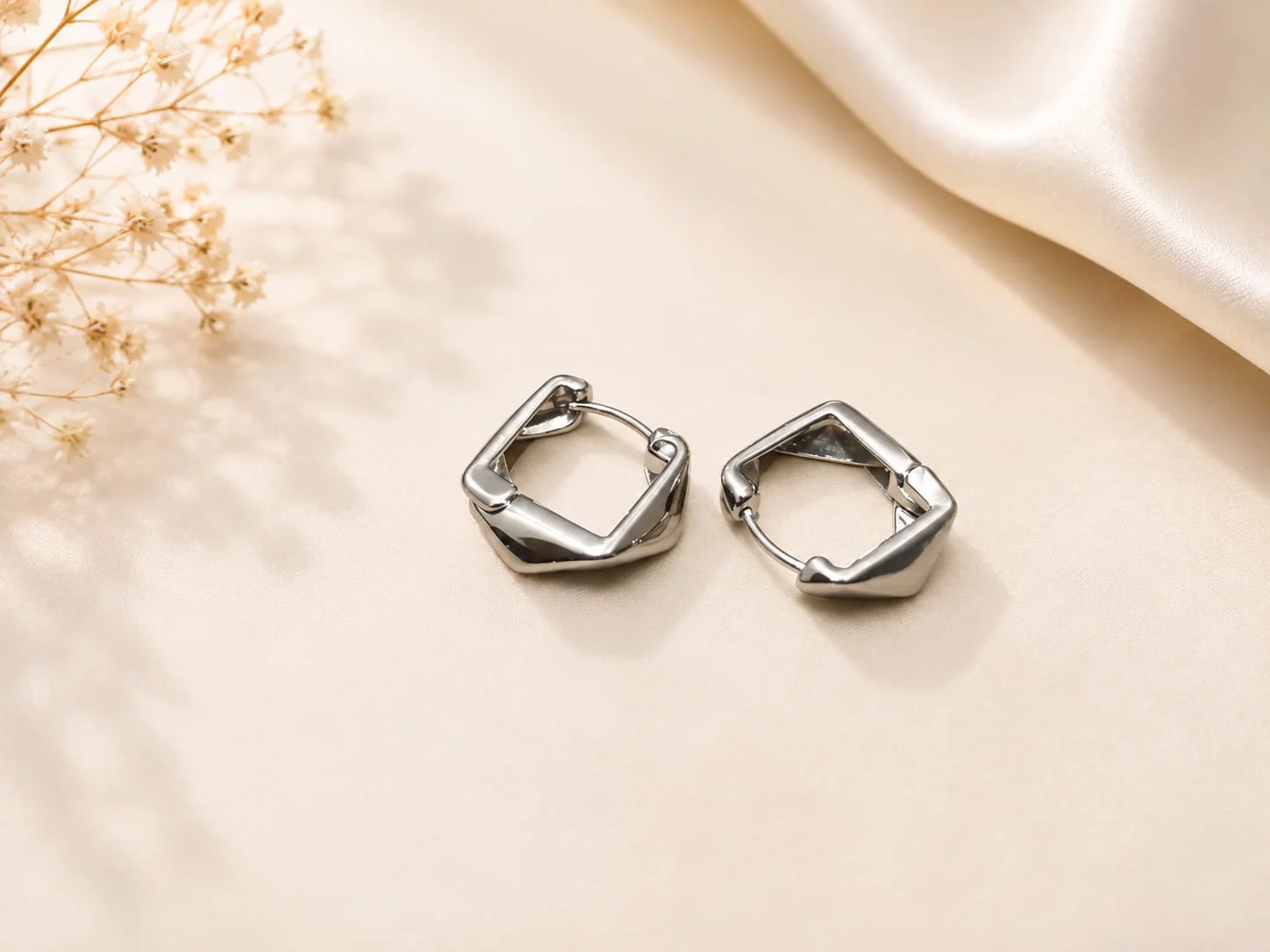 Silver Twisted Square Huggie Hoops Kairavi Vijay Nagar, Indore, Madhya Pradesh 452010, India