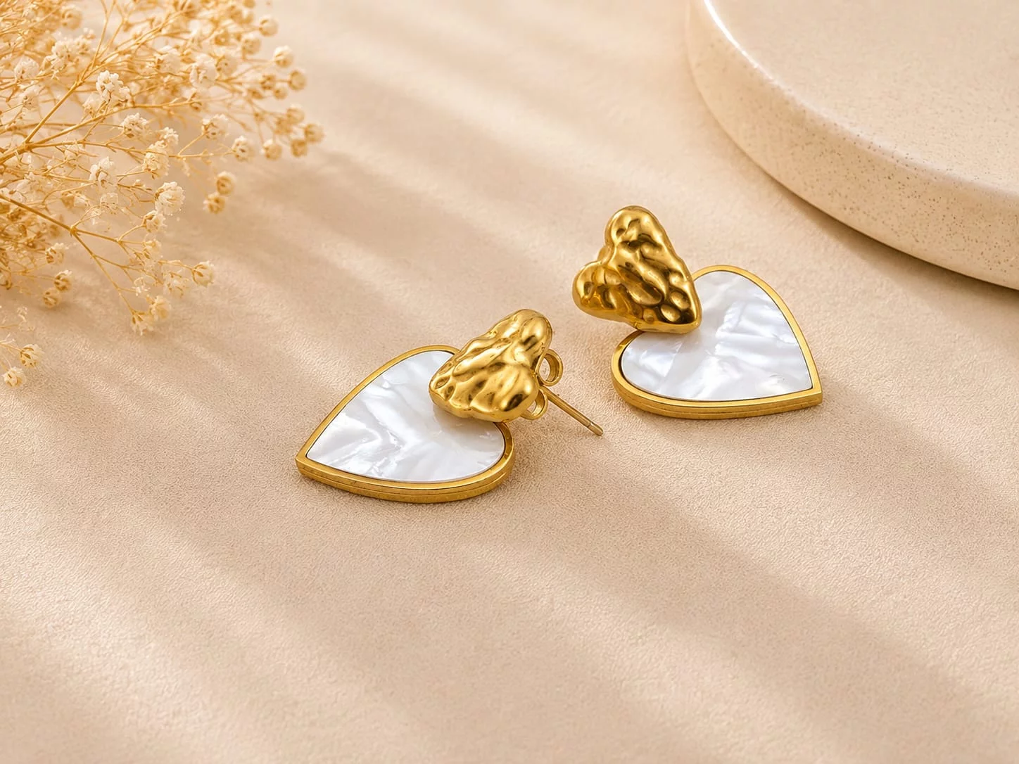 Vintage Textured White Heart Stud Kairavi Vijay Nagar, Indore, Madhya Pradesh 452010, India
