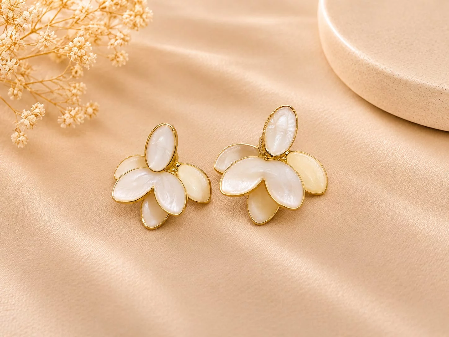 Mother of Pearl Flower Studs Kairavi Vijay Nagar, Indore, Madhya Pradesh 452010, India