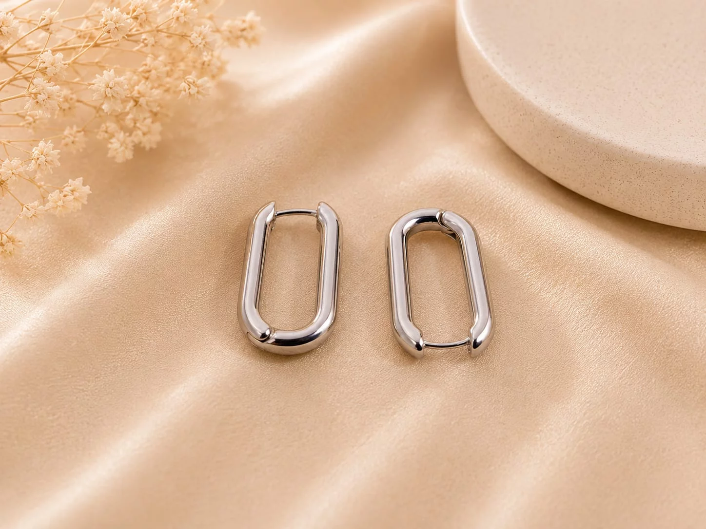Silver Geometric Oval Hoops Kairavi Vijay Nagar, Indore, Madhya Pradesh 452010, India