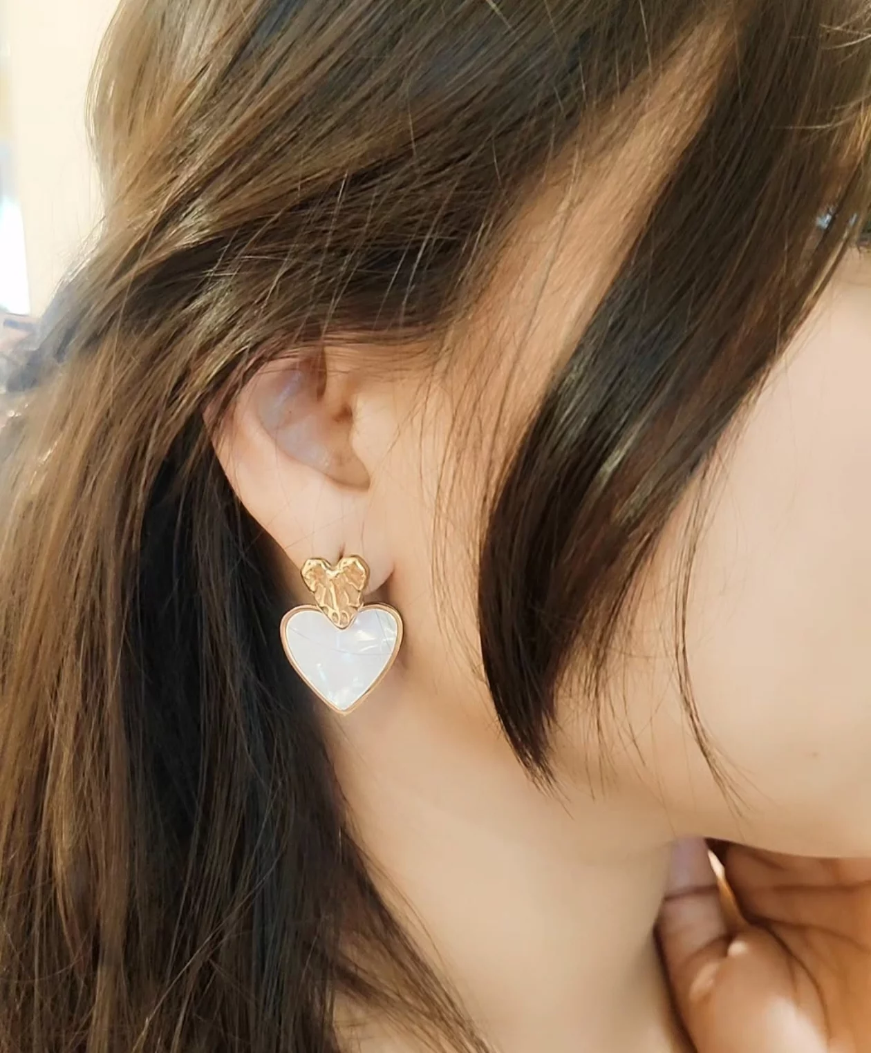 Vintage Textured White Heart Stud