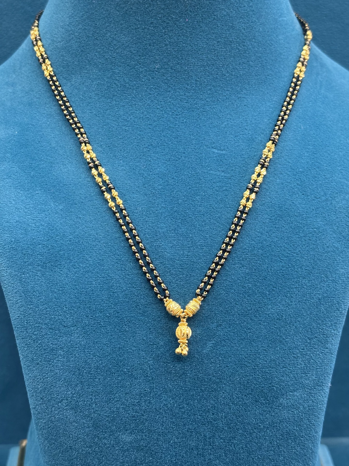 Double Chain Black Beads Amrutha Jewellers 23-11-7, Nageswara Rao Pantulu Rd, Satyaranayana Puram, Vijayawada, Andhra Pradesh 520011, India